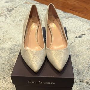 Enzo Angiolini kitten heel pump